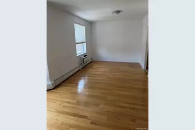 38 Knightsbridge Road #3K, Great Neck, NY 11021 - Photo 2