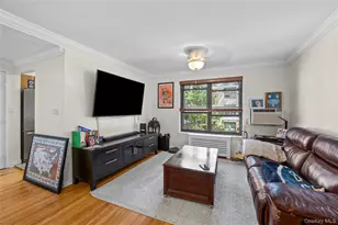 2 E Mill Dr, Great Neck, NY 11021 - Photo 4