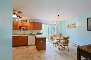 204 Parr Meadow Dr, Newburgh, NY 12550 - Photo 10