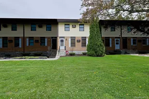 204 Parr Meadow Dr, Newburgh, NY 12550 - Photo 4