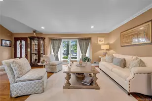 936 Stratford Ct, Westbury, NY 11590 - Photo 4