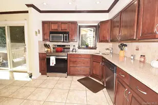 90 Cornell Dr, Smithtown, NY 11787 - Photo 6