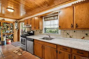 13 Booker Ln, Westhampton, NY 11977 - Photo 2