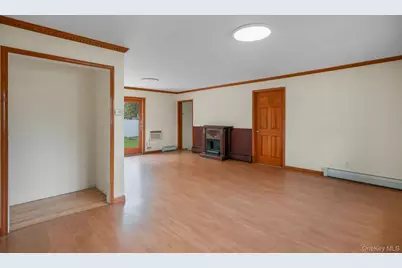 1565 10th Street, West Babylon, NY 11704 - Photo 6