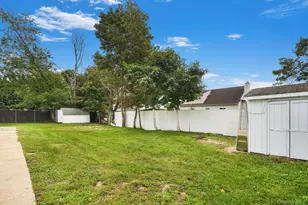 1565 10th St, West Babylon, NY 11704 - Photo 26