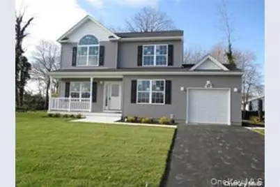 648 Bayview Avenue, Bellport, NY 11713 - Photo 2