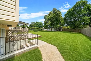 68 Prospect Dr, Brentwood, NY 11717 - Photo 4