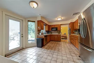 37 Buckingham Dr, Dix Hills, NY 11746 - Photo 10