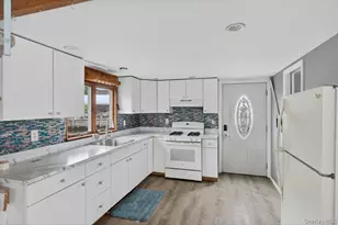 149 C Riverside Dr, Riverhead, NY 11901 - Photo 2