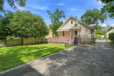56 Washington Avenue, Amityville, NY 11701 - Photo 32