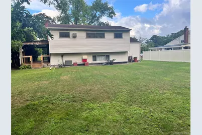 1556 N Gardiner Drive, Bay Shore, NY 11706 - Photo 14
