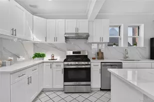 37 Jayson Ave, Great Neck, NY 11021 - Photo 12