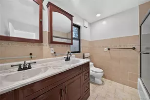 37 Jayson Ave, Great Neck, NY 11021 - Photo 20