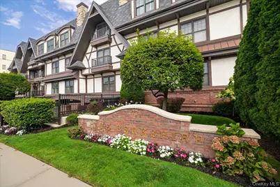 77 Maple Avenue #100, Rockville Centre, NY 11570 - Photo 2