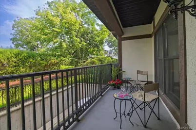 77 Maple Avenue #100, Rockville Centre, NY 11570 - Photo 16