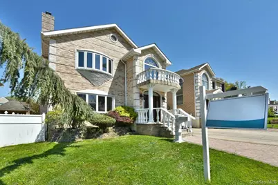 7627 175th Street, Fresh Meadows, NY 11366 - Photo 4