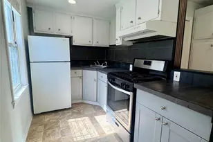 249 N MacQuesten Pkwy, Mount Vernon, NY 10550 - Photo 2