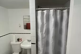 1023B E 229th St, Bronx, NY 10466 - Photo 12