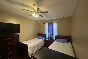 1023B E 229th St, Bronx, NY 10466 - Photo 8