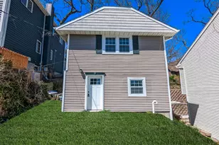 13 Woodland Ln, Huntington, NY 11743 - Photo 2