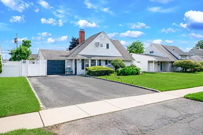 90 Twin Lane N, Wantagh, NY 11793 - Photo 1