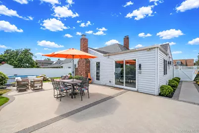90 Twin Lane N, Wantagh, NY 11793 - Photo 14