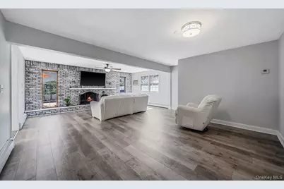 90 Twin Lane N, Wantagh, NY 11793 - Photo 4