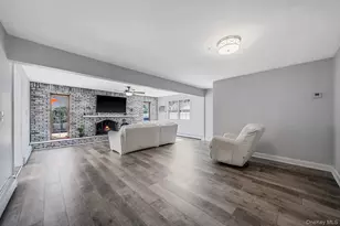 90 Twin Ln N, Wantagh, NY 11793 - Photo 4