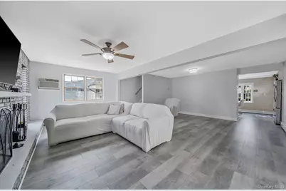 90 Twin Lane N, Wantagh, NY 11793 - Photo 2