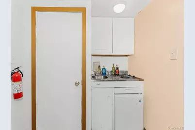 2951 Kingsland Avenue, Bronx, NY 10469 - Photo 4