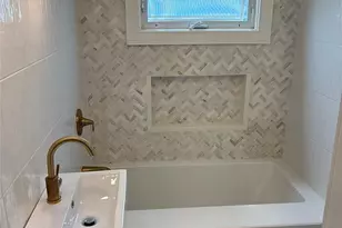 1301 Times Ave, Elmont, NY 11003 - Photo 6