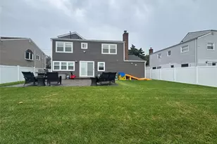 3215 Eastern Pkwy, Baldwin, NY 11510 - Photo 16