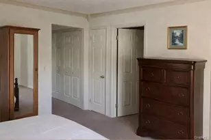 20 Laurel Ave, East Islip, NY 11730 - Photo 10