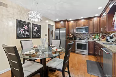 552 Briar Place, Far Rockaway, NY 11691 - Photo 6