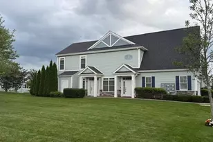 38204 Winterberry Dr, Plainview, NY 11803 - Photo 2