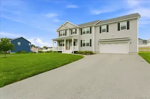 16 Kensington Ln, Poughkeepsie, NY 12603 - Photo 4