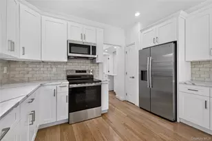 26 Hamlet Dr, Hauppauge, NY 11788 - Photo 12