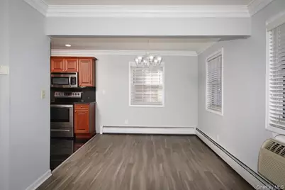 64 S Clinton Avenue #4B, Bay Shore, NY 11706 - Photo 4