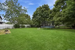 1095 Huckleberry Rd, Bellmore, NY 11710 - Photo 20