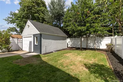 529 7th Avenue, New Hyde Park, NY 11040 - Photo 16