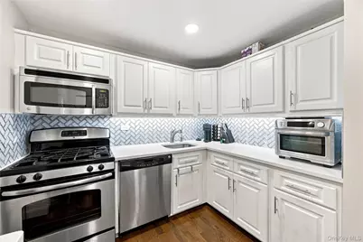 1 Bay Club Drive #3E, Bayside, NY 11360 - Photo 8