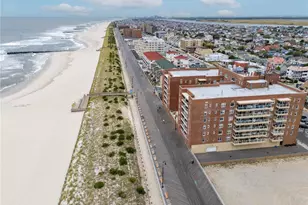 370 W Broadway, Long Beach, NY 11561 - Photo 22
