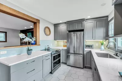 310 E Montauk Highway, Hampton Bays, NY 11946 - Photo 14