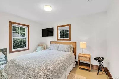 310 E Montauk Highway, Hampton Bays, NY 11946 - Photo 18