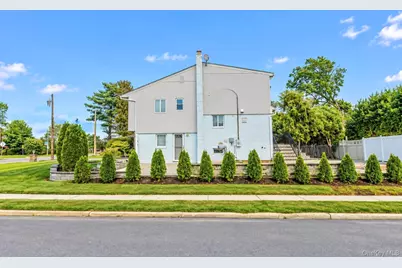2020 Valentines Road, Westbury, NY 11590 - Photo 30