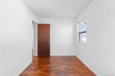 345 41 St Street, Copiague, NY 11726 - Photo 12