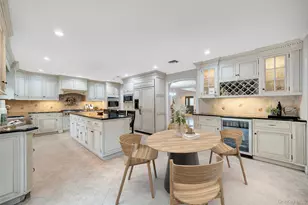 3529 Stratford Rd, Wantagh, NY 11793 - Photo 20