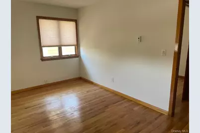 58 Marwood Road N #Left side, Port Washington, NY 11050 - Photo 10