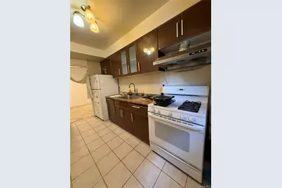27-04 Parsons Blvd #2G, Flushing, NY 11354 - Photo 2