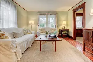 317 South St, Greenport, NY 11944 - Photo 2